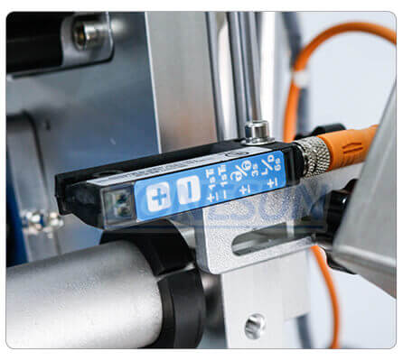 Cosmetic Flat Surface Labeling Machine-ZONESUN TECHNOLOGY LIMITED
