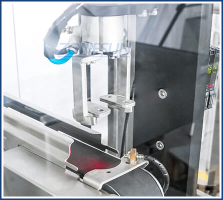 Jerry Can Bottle Capping Machine With Cap Elevator-ZONESUN TECHNOLOGY LIMITED